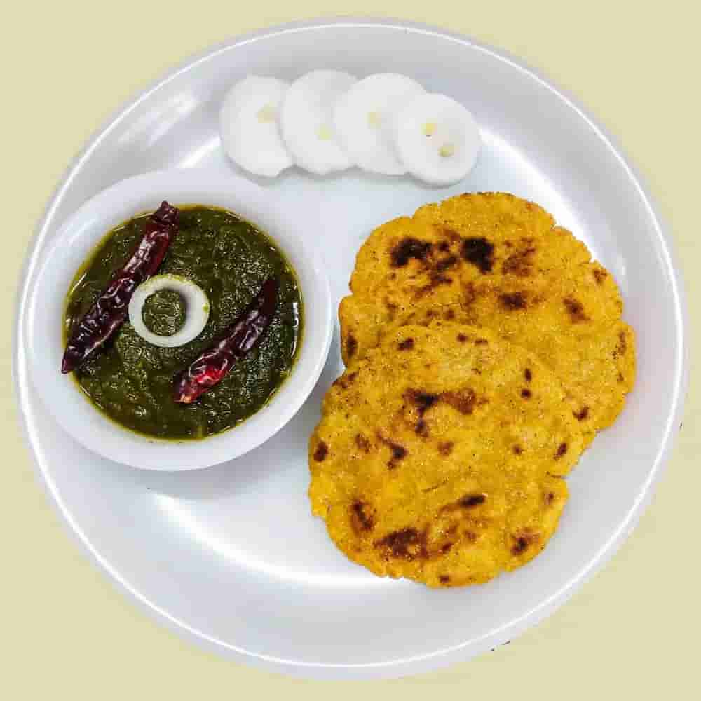 Image of Saag (Spinach) with Makki di Roti